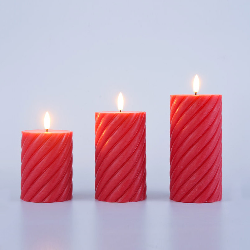3 gói nến trụ không lửa hình xoắn ốc màu đỏ 3 gói nến trụ không lửa hình xoắn ốc màu đỏ